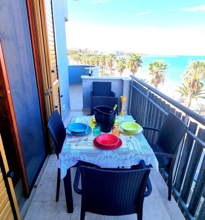 Casa Vacanze Cristoforo Colombo Holiday Trani Bagian luar foto
