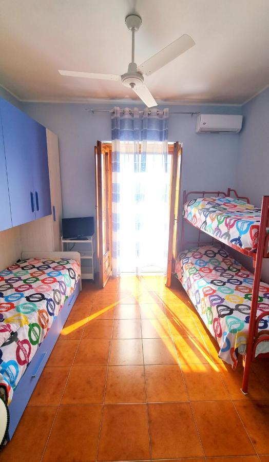 Casa Vacanze Cristoforo Colombo Holiday Trani Bagian luar foto