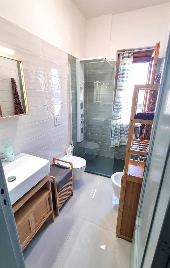 Casa Vacanze Cristoforo Colombo Holiday Trani Bagian luar foto