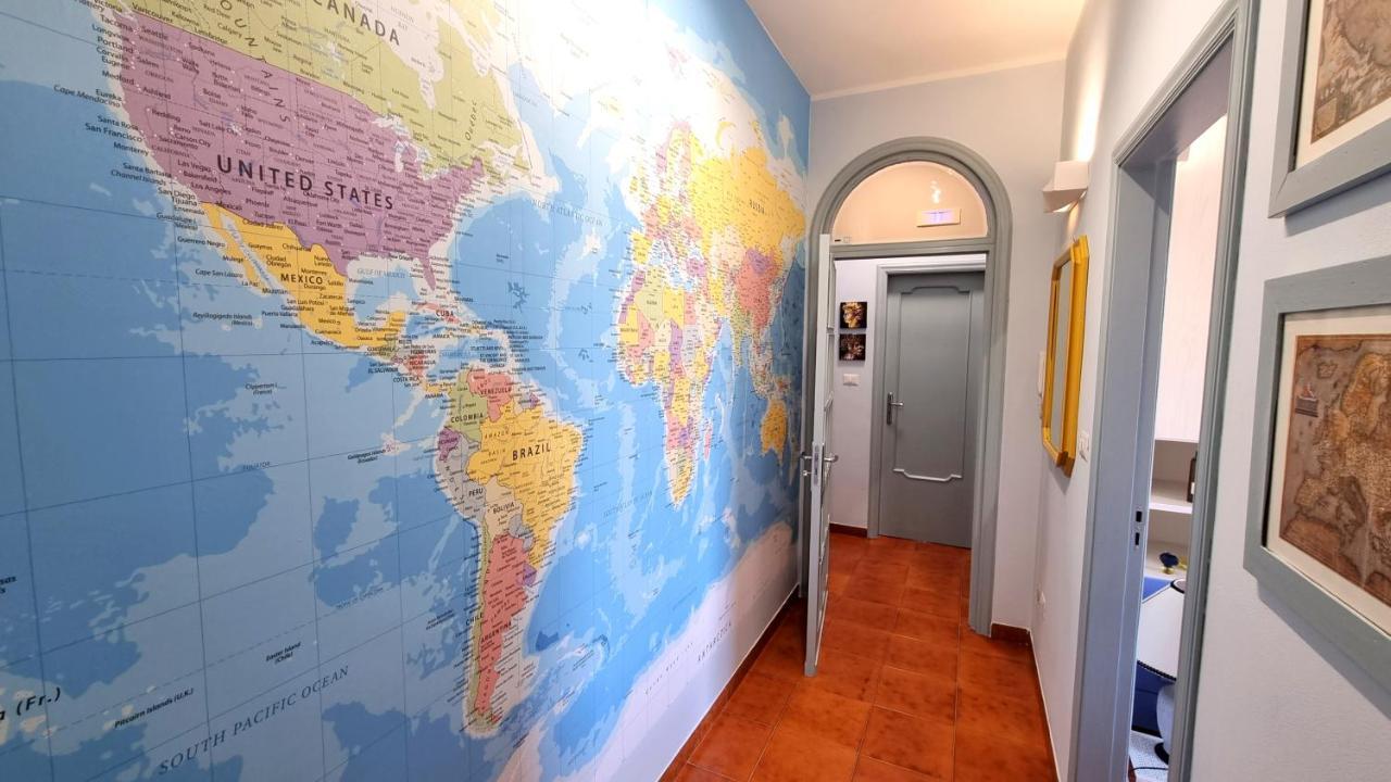 Casa Vacanze Cristoforo Colombo Holiday Trani Bagian luar foto