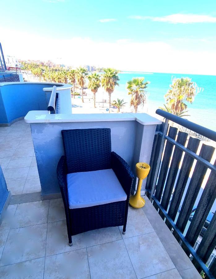 Casa Vacanze Cristoforo Colombo Holiday Trani Bagian luar foto