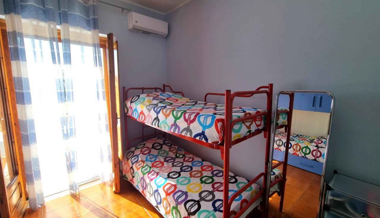 Casa Vacanze Cristoforo Colombo Holiday Trani Bagian luar foto