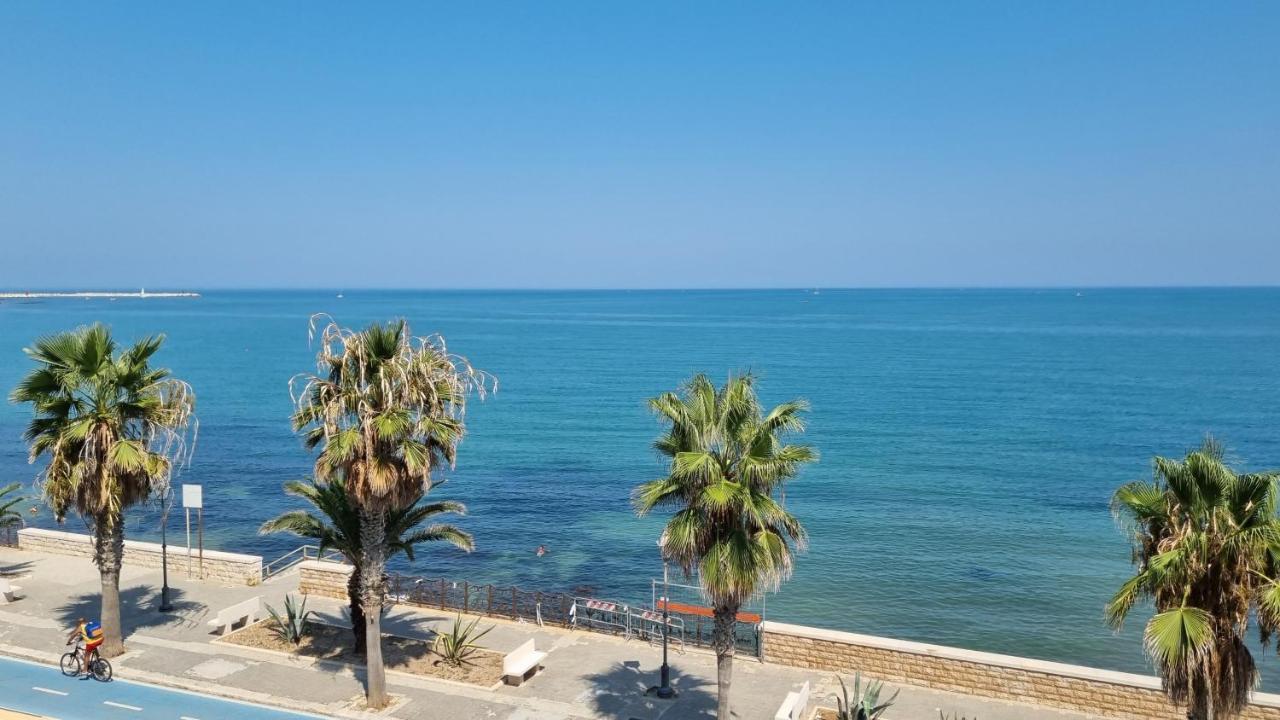 Casa Vacanze Cristoforo Colombo Holiday Trani Bagian luar foto